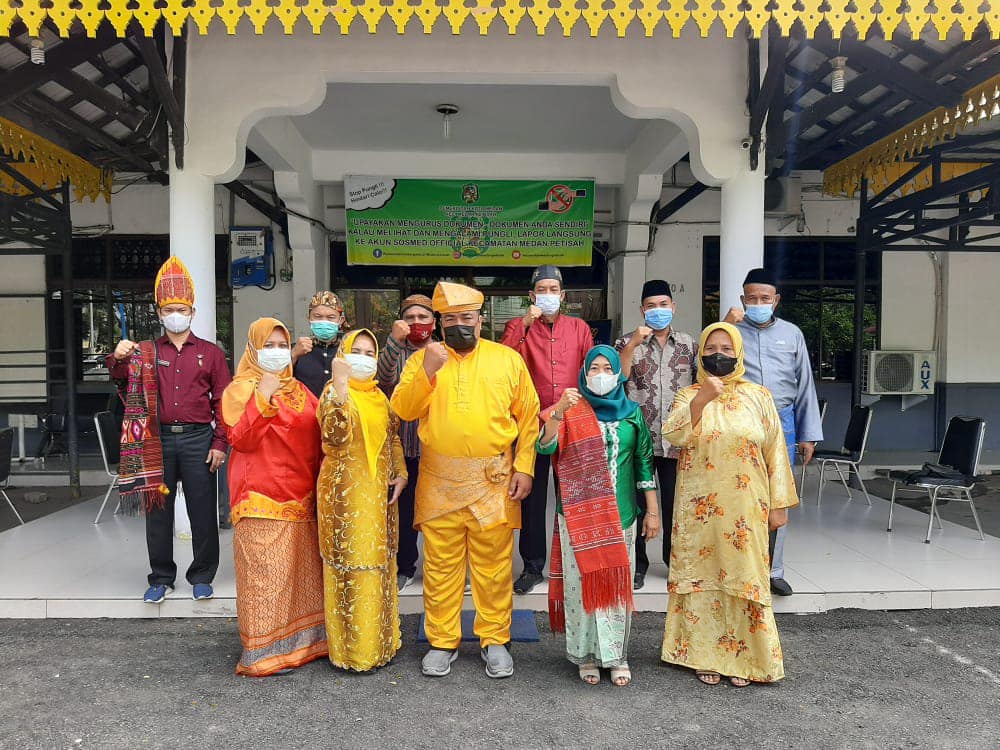 Jumat Beradat Bersama Camat Baru